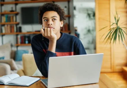 Online Learning vs Classroom Learning: Which Is Better in 2026?