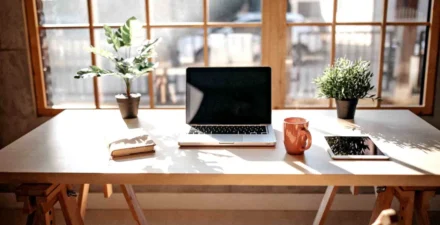 How Home Office Furniture Can Improve Comfort and Daily Workflow