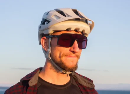 How Oakley Cycling Sunglasses Improve Visibility and Comfort on the Road