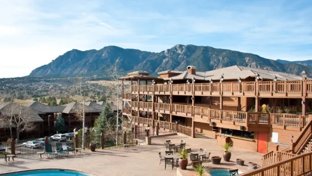 How to Choose the Perfect Hotel for a Colorado Springs Vacation